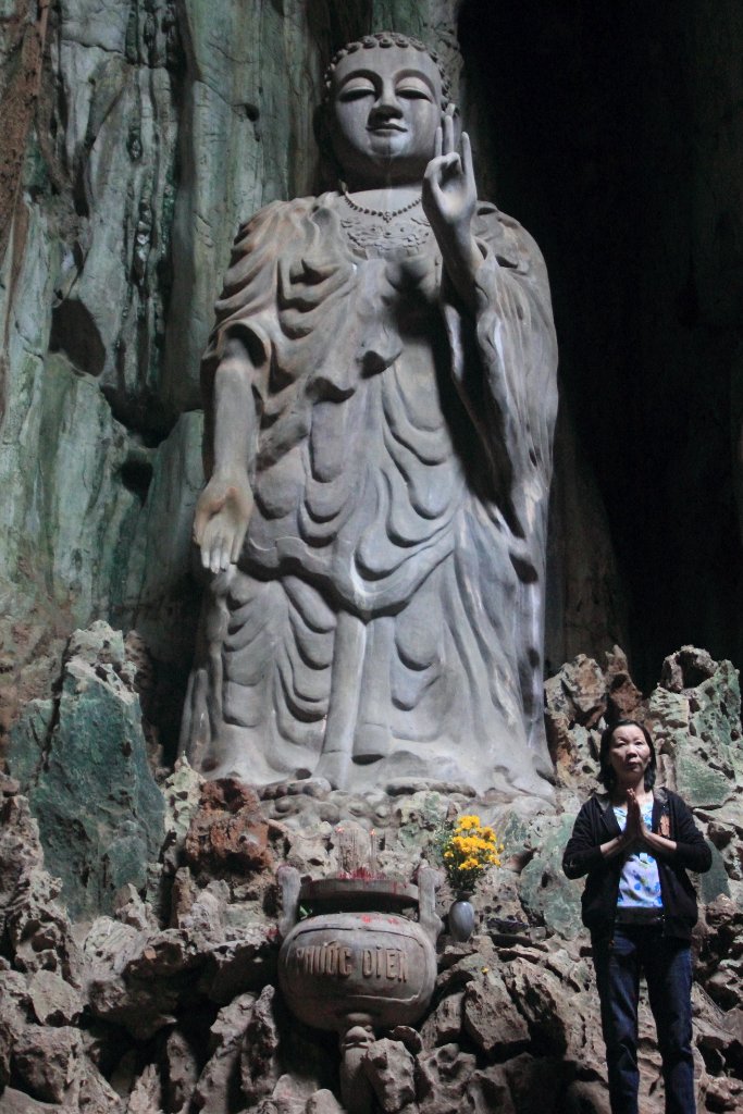10-Giant Buddha statue in a cave.jpg - Giant Buddha statue in a cave